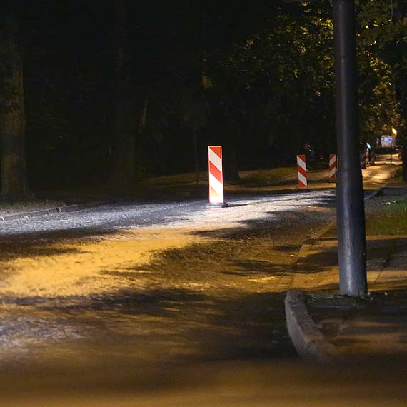 Strażacy zabezpieczyli ponad 200 metrowy rozlew olejowy przy Krzywoustego! Ruchem kierowali policjanci