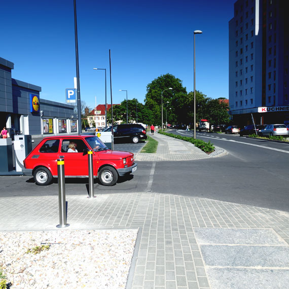 Mieszkaniec: Jeden z najwikszych blokw w winoujciu bez miejsc parkingowych. Gdzie tu logika?