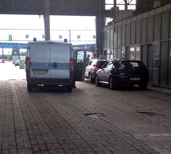 Czytelnik: Policjanci popisali się inteligencją i nie dali się oszukać!