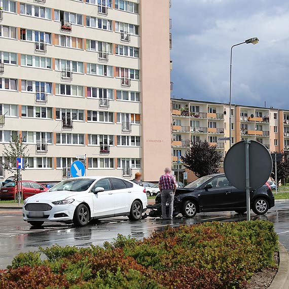 Nie ustąpił pierwszeństwa, doszło do zderzenia dwóch aut. Kierowca ukarany mandatem