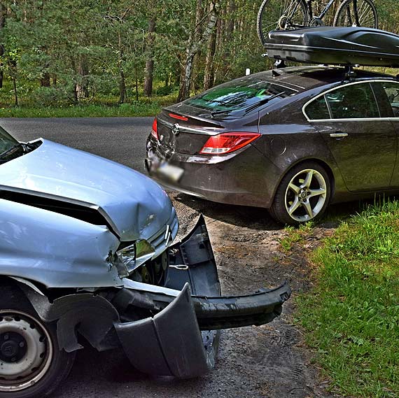 Kolizja na krajowej „trójce” - rodzina z Wielkopolski pechowo zakończyła urlop. Dwoje dzieci w uderzonym samochodzie