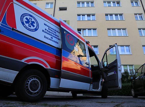 30-latek dotkliwie pobi swoj 37-letni konkubin! Oprawca uciek z mieszkania a kobieta trafia do szpitala