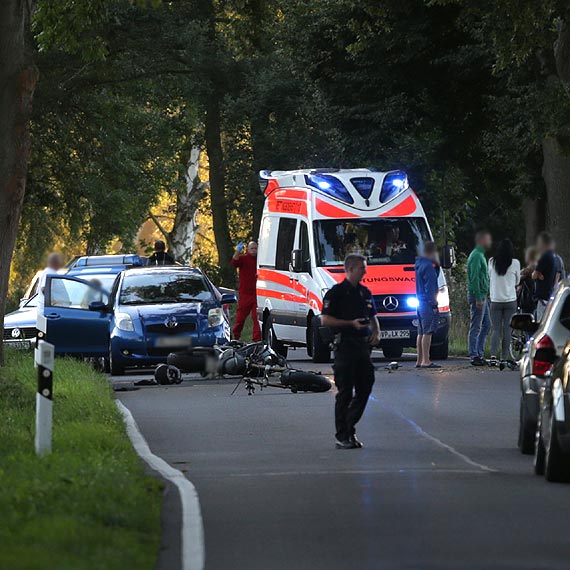Wypadek na drodze do Garz z udziałem motocyklisty na świnoujskich rejestracjach. Stan kierowcy pozostaje nieznany