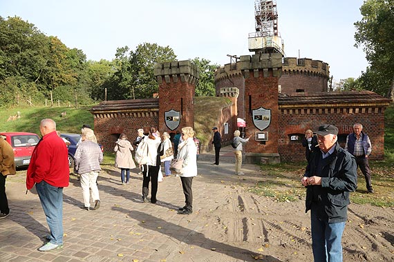 Dziki najpierw wdary si do Fortu Anioa, a pniej okupoway go! Fort odbili dopiero stranicy miejscy. Zobacz film!