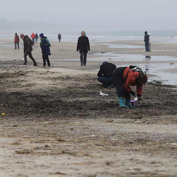 Mimo chłodu promenada i plaża największymi atrakcjami niedzielnego Świnoujścia