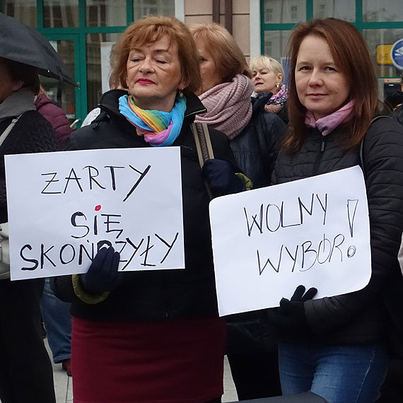 Po raz drugi winoujcianki wyszy na ulic. Marsz w obronie praw kobiet runda druga: Martwa mama nie przytuli! Zobacz film!
