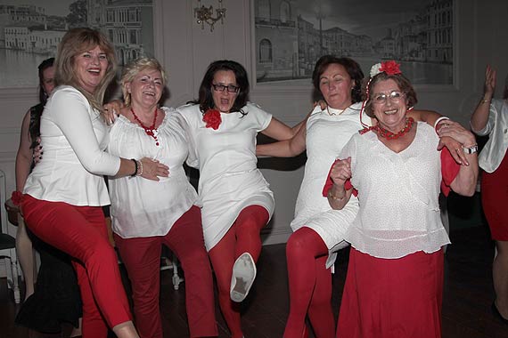 Bia³o-czerwony bal na powitanie ¶wiêta Niepodleg³o¶ci