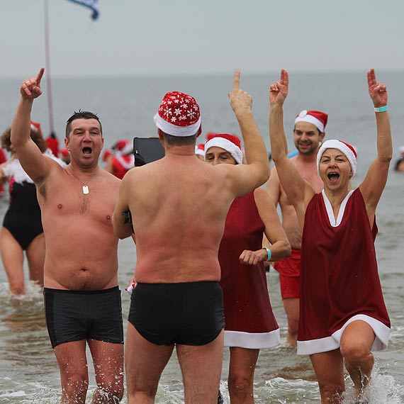 Trzecia inwazja morsujących Mikołajów podniosła temperaturę Bałtyku!