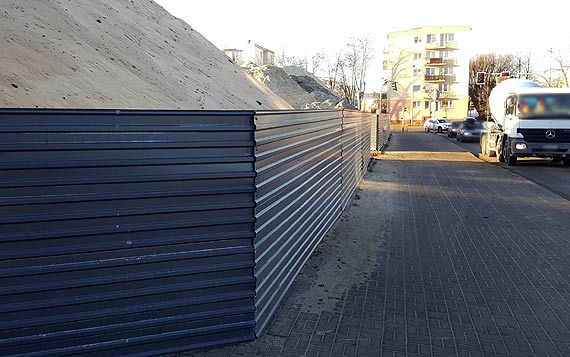 Hałdy piachu rosną w naszym mieście jak grzyby po deszczu. Mieszkańcy są przerażeni...