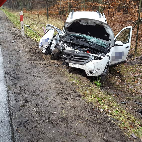 Mieszkaniec Świnoujścia otarł się o śmierć. W dacii pękła opona!