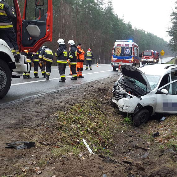 Mieszkaniec Świnoujścia otarł się o śmierć. W dacii pękła opona!