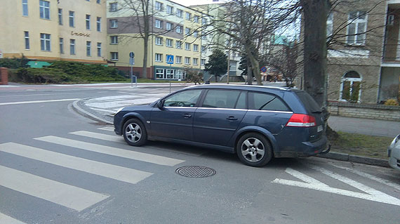 To ja tu jestem krlem! Mistrz parkowania zaparkowa na przejciu dla pieszych