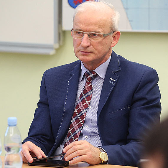 Żmurkiewicz chce tablicy smoleńskiej. Czy sprzeciw mieszkańców ma jeszcze znaczenie?