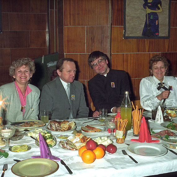 Wspomnień czar...Studniówka początku lat 90. Zobacz fotogalerię!