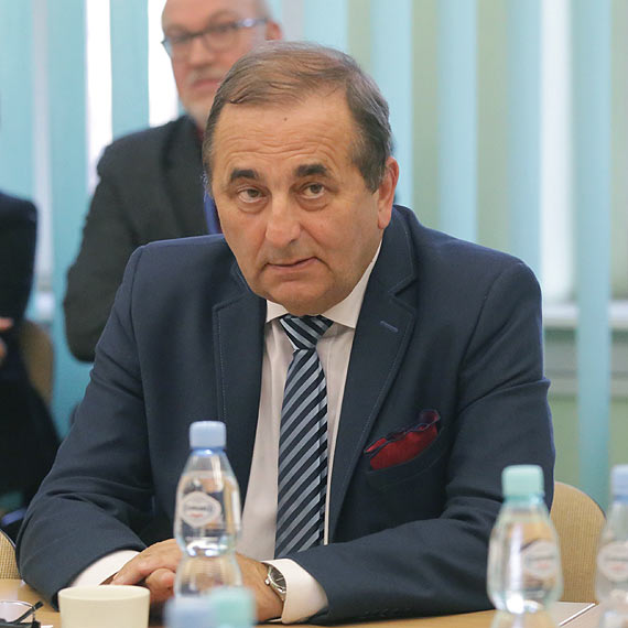 Tablety czy papiery? Prezydent stawia przed radnymi poważny problem