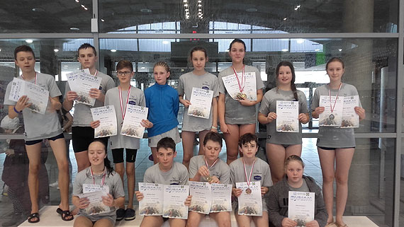 Sukces świnoujskich pływaków. Zdobyli 15 medali na zawodach w Szczecinie