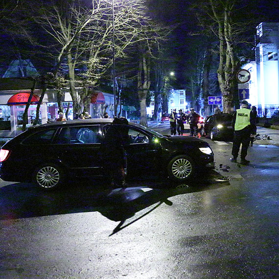 Mężczyzna kierujący skodą uderzył w nadjeżdżające BMW