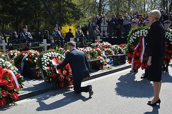 Prezydent Andrzej Duda uczci pami 96 ofiar katastrofy lotniczej