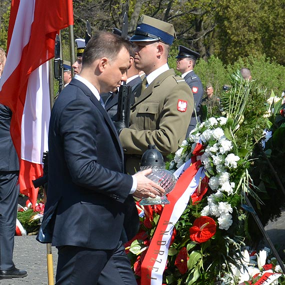 Prezydent Andrzej Duda uczci pami 96 ofiar katastrofy lotniczej
