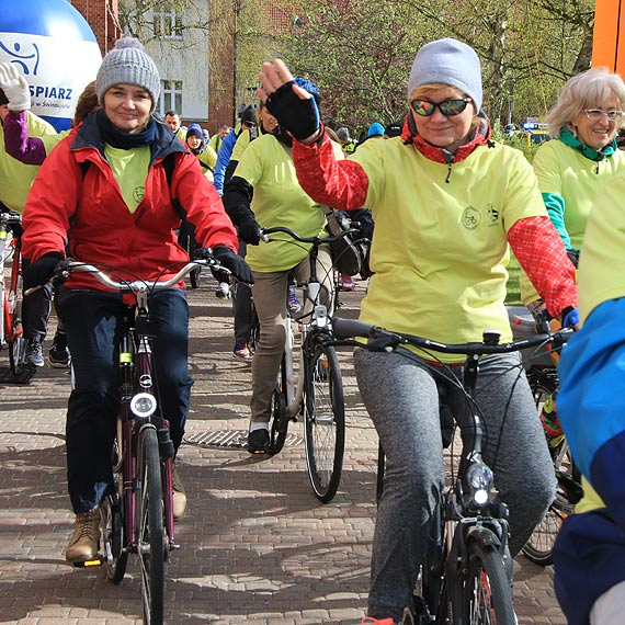 Rowerowy Plac Mickiewicza czyli masa krytyczna na starcie