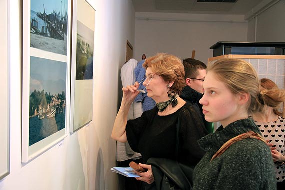 Galeria Art uczciła dziesięciolecie plenerów malarskich w Kamminke jubileuszową wystawą.