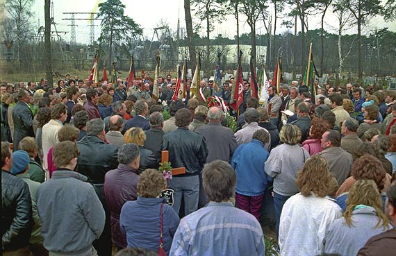 Budowę Domu Rzemiosła w Świnoujściu, parapetówę w zakładzie Fotos i prywaciarzy na pochodzie 1.Majowym - wspomina Andrzej Ryfczyński. Zobacz fotogalerię!