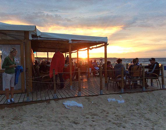 Co łączy plażę, dobrą zabawę oraz wyśmienite drinki? Piaskownica!