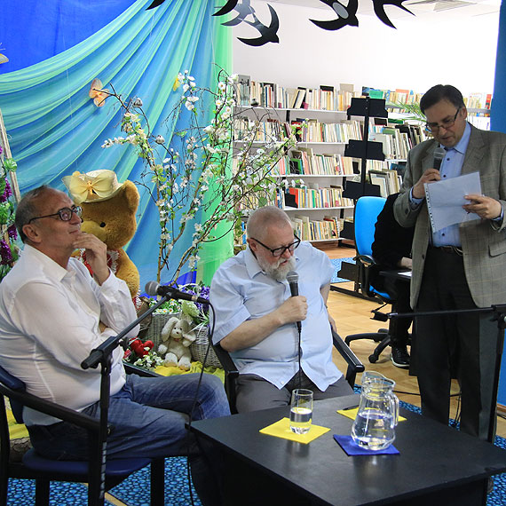 Ulubione książki, biblioteka, urodziny profesora. Jerzy Bralczyk i Michał Ogórek w Świnoujściu