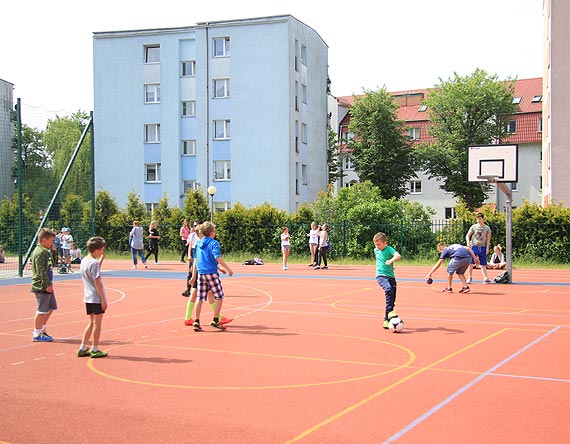 Słoneczny festyn w SP 6