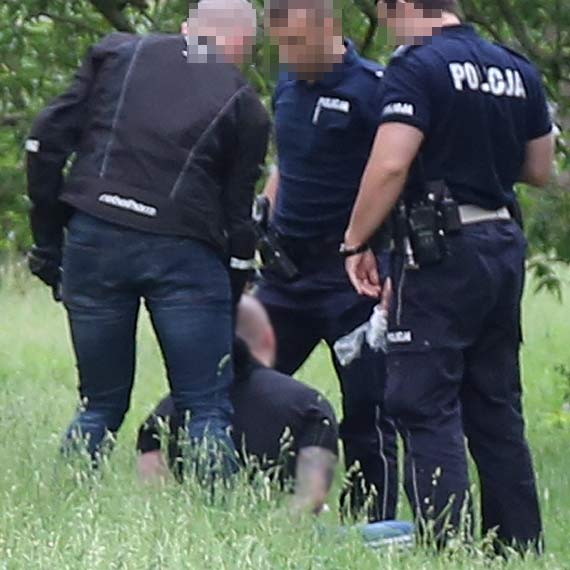 Czego chciał pozbyć się ścigany przez policję mężczyzna? Brawurowy pościg zakończony sukcesem policjantów