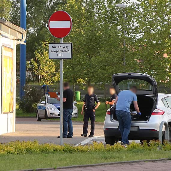 Czego chciał pozbyć się ścigany przez policję mężczyzna? Brawurowy pościg zakończony sukcesem policjantów