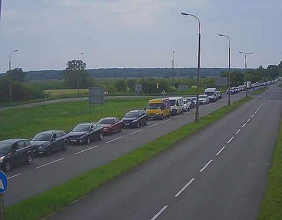 Ogromne kolejki do promów. Kierowcy muszą uzbroić się w cierpliwość