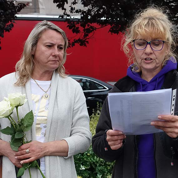 Protest pod biurem poselskim Joachima Brudziskiego: Pici w gr, obalimy dyktatur. Zobacz film!