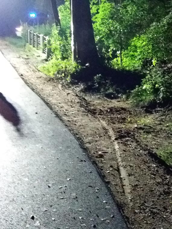 Motorowerem wjechał do rzeki - był nietrzeźwy
