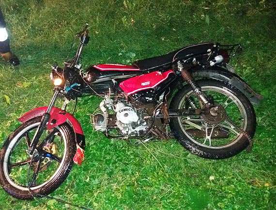 Motorowerem wjechał do rzeki - był nietrzeźwy