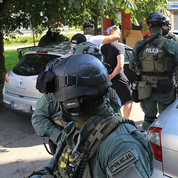 Wielka akcja szczeciskiej policji w winoujciu! Antyterroryci uyli broni hukowej! Zobacz film!