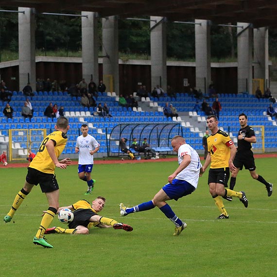 Wygrana 4-1, ale z wielkim mozołem. Flota - Ogniwo Babinek 4-1 (0-1)