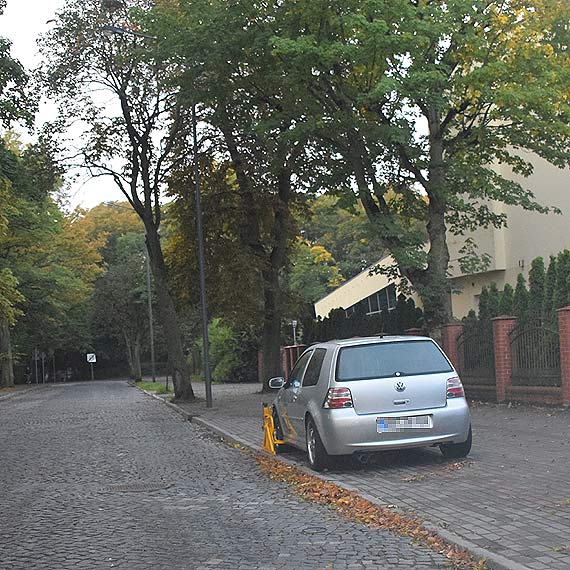 Czytelnik: Co si takiego stao, e nie mona ju tu parkowa samochodw?