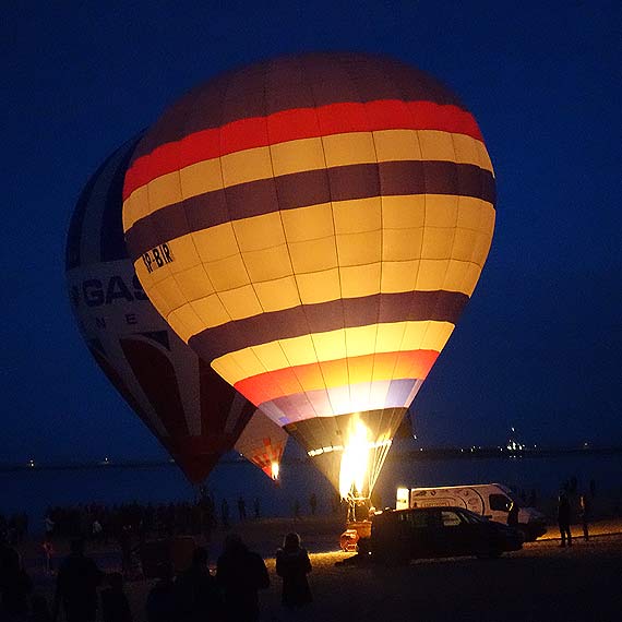 Balony poszybowały w powietrze. Ulotniła się też spora kasa, w sumie 32,4 tysiące złotych