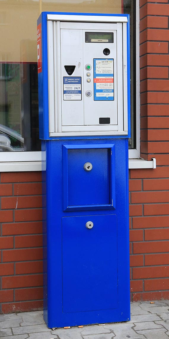 Uwaga kierowcy! Na parkingu Biedronki pojawił się parkometr! Nasza mieszkanka dostała wezwanie do zapłaty wysokości 80 złotych
