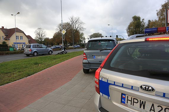 Mercedes uderzy w przejedajcy skuter