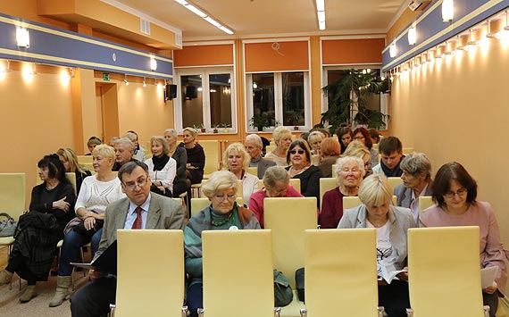 50-te Urodziny Klubu Literackiego „Na Wyspie" w Miejskiej Bibliotece Publicznej im. Stefana Flukowskiego