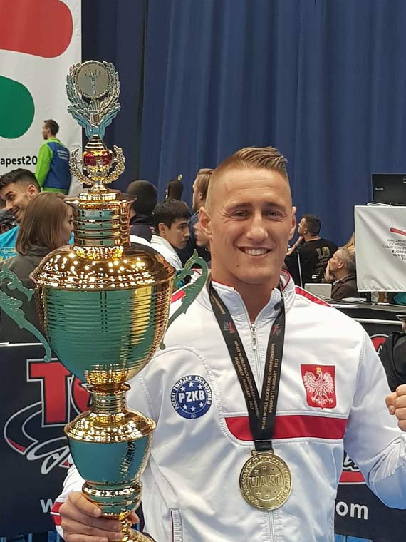 winoujcianin - Mateusz Niejewski Mistrzem wiata w Kickboxingu!