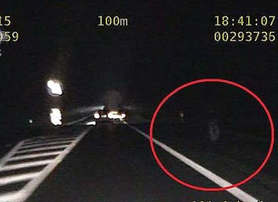 Znamy wicej szczegw na temat tragicznego wypadku na Woliskiej. Potrcony 26 - latek nie mia odblaskw 