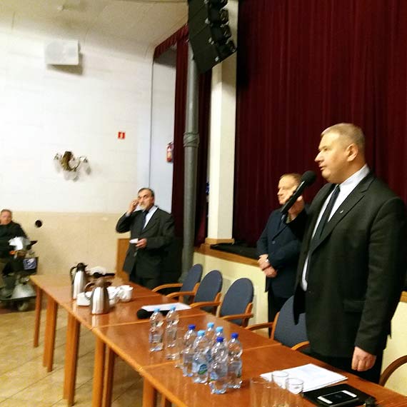 Stoczniowcy zaniepokojeni losami Gryfii przyszli na spotkanie z posami PiS-u