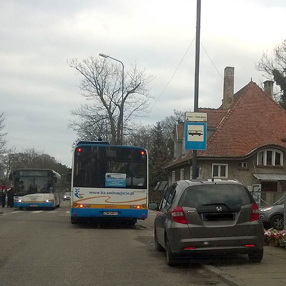 Parkowanie na przystanku? Kto zabroni?