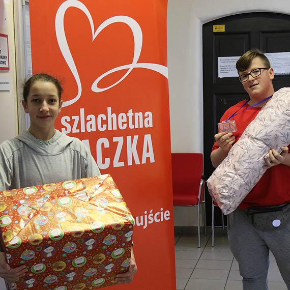 Drużyna Szlachetnej Paczki rozdaje w tym roku ostatnie podarunki potrzebującym