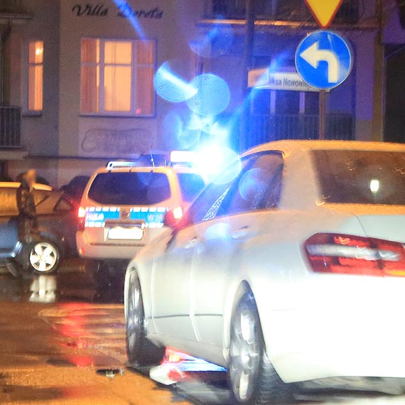 Nieprawidłowe omijanie było przyczyną uszkodzenia zaparkowanego auta