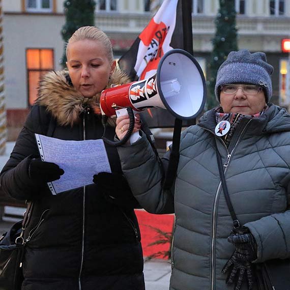 Protest w obronie praw kobiet na Placu Wolnoci: Zgotowalicie kobietom pieko, jakiego nikt do tej pory nie zrobi 