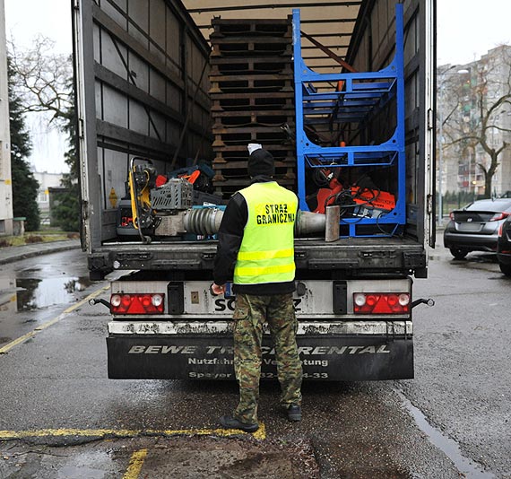 Renault wypenione sprztem i narzdziami